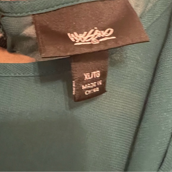 TARGET - green blouse - Picture 2 of 2